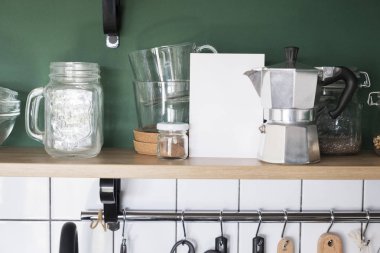 Nesne görüntüyü taklit ediyor. Süslü modern yatırımcı beyaz kağıt.