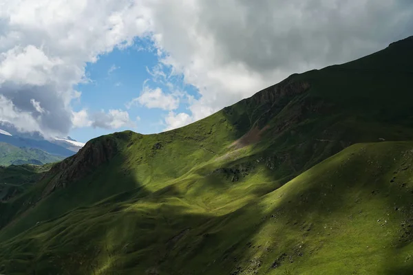 Berglandschap Uitlopers Van Elbrus — Stockfoto