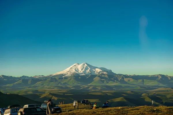 Elbrus volkanı yazın Bermamyt Platosu Rusya 'dan geliyor.