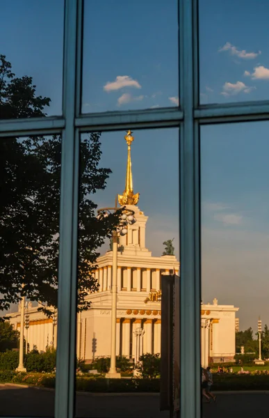 Edificio Principal Vdnkh Reflejado Ventana — Foto de Stock