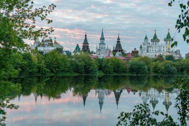 Kremlin yazın Moskova 'da Izmailovo' da