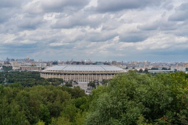 2020 yazında Moskova 'daki Luzhniki Stadyumu manzarası