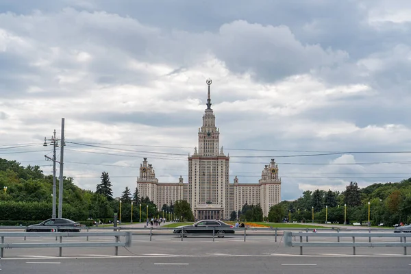 Главное Здание Мгу Ломоносова Москве Летом — стоковое фото