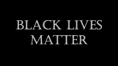 4 bin. BLACK HAYATINI TVdeki haberler için metin ekran koruyucusu. Irkçılığa karşı protesto.