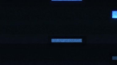 Dijital piksel hologram gürültü arızası. 80 'lerin TV' sinin video sinyalindeki problemler ve ekrandaki parazitler. 4K.