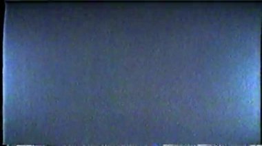 Dijital piksel gürültü vhs etkisi. CRT 'de beyaz ışık. 80 'lerin TV' sinin video sinyalindeki problemler ve ekrandaki parazitler.