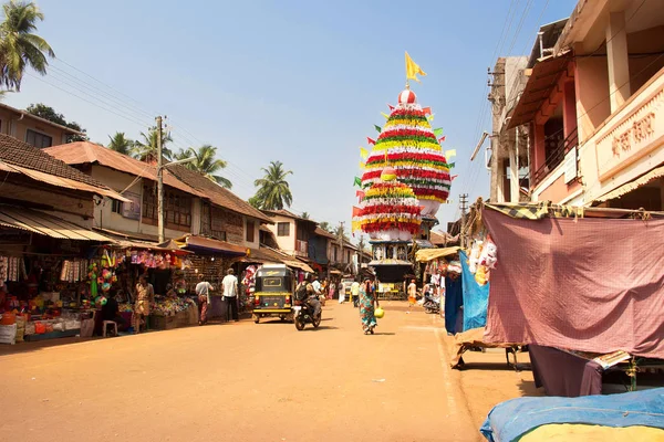 Gokarna büyük eski ahşap araba. 09 Mart 2016. Gokarna, Karnataka, Hindistan