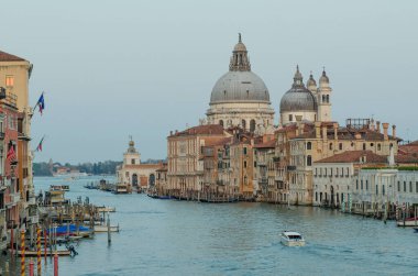 16.04.2019. İtalya. Venedik. Büyük Kanal 'ın akşam manzarası.