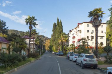 08.11.2017 Rusya. Krasnodar bölgesi. Şehir manzarası Khosta. 