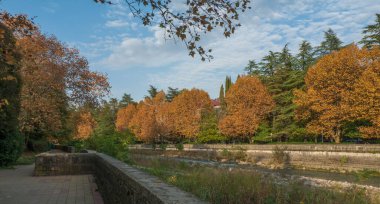 - Rusya. Krasnodar bölgesi. Khosta. Khosta nehir dolgusu. 