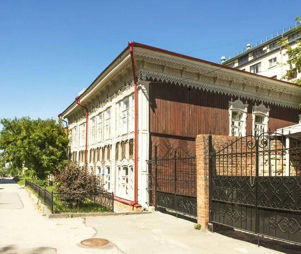 Ρωσία Νοβοσιμπίρσκ Παλιό Σπίτι Στην Οδό Kommunisticheskaya — Φωτογραφία Αρχείου