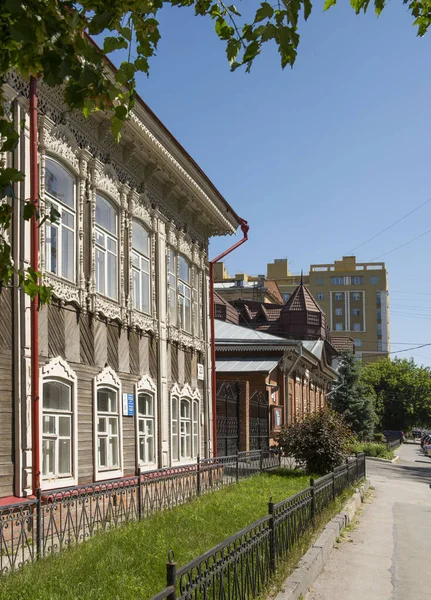 2018 Ρωσία Νοβοσιμπίρσκ Παλιά Σπίτια Στην Οδό Kommunisticheskaya — Φωτογραφία Αρχείου
