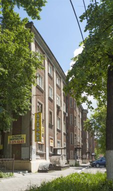 20.06.2017 Nizhny Novgorod. Kominterna Caddesi 'ndeki tuğla ev..