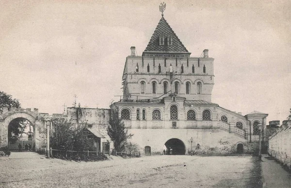 Nizhny Novgorod Kremlin 'in kulelerinden biri..