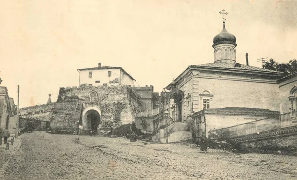 - Rusya. Nizhny Novgorod. Ivanovo Kongresi ve kapıları.