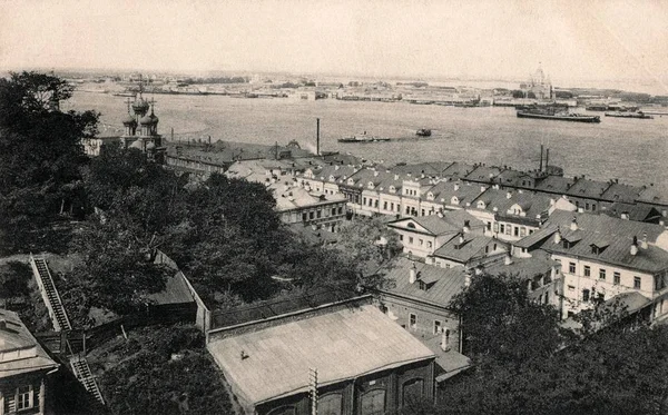 Nizhny Novgorod. Şehir manzarası ve varsayım dağından panayır.