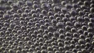 karanlık tavada video kaynar su 