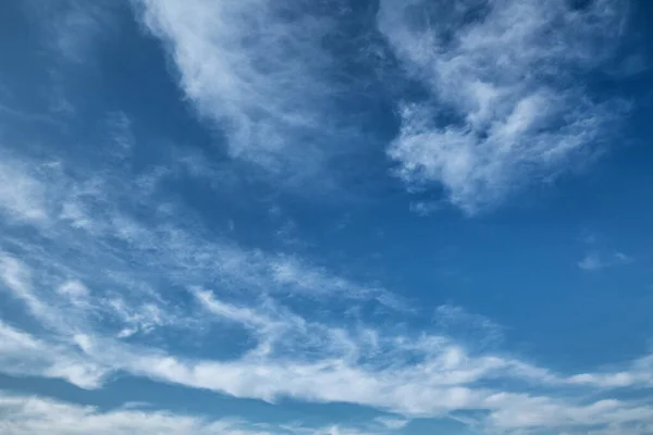 Hermoso Cielo Azul Con Nubes Blancas Contexto —  Fotos de Stock