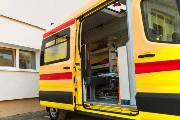 Saporoschje Ukraine November 2019 Krankenwagen Mit Offener Tür Krankenwagen Inneren — Stockfoto