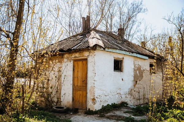 Old Run Weather Beaten House Need Repair Housing Problems — Stock Photo, Image