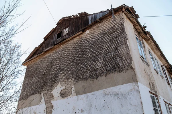 Old Dilapidated Weather Beaten House Needs Renovated Housing Problem — Stock Photo, Image