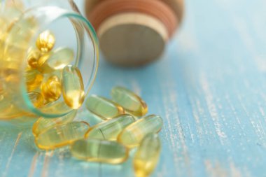 İlaç ya da vitamin şişelerinin yakın çekim görüntüleri