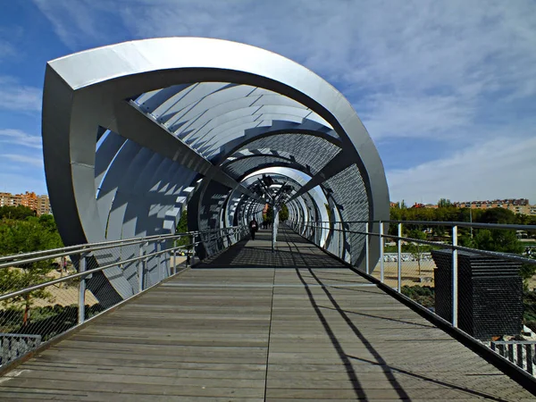Metal Bridge Wooden Walkway Madrid Spain — Stock Photo, Image