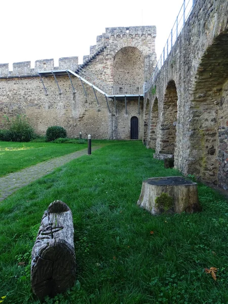 Stadtmauer, Eiffelgebirge, Rheinland-Pfalz, Deutschland, Europa. — Stockfoto