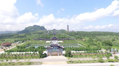 Bai dinh pagoda - Asya 'nın en yüksek Budist tapınağının havadan görünüşü