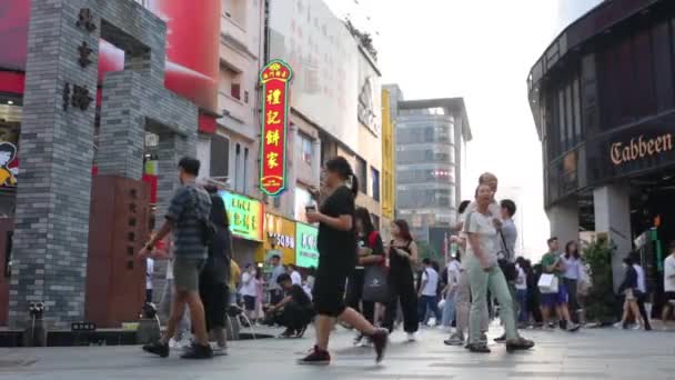 中国广州 2019年10月20日 北京路是一条购物街 人们可以在那里购物 — 图库视频影像