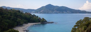 Phuket, Tayland 'daki Laem Sing plajında Panorama hava manzarası.