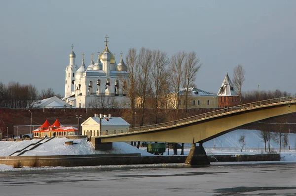 Uitzicht Het Novgorod Kremlin Sophia Kathedraal Volkhov Rivier Veliky Novgorod Stockafbeelding