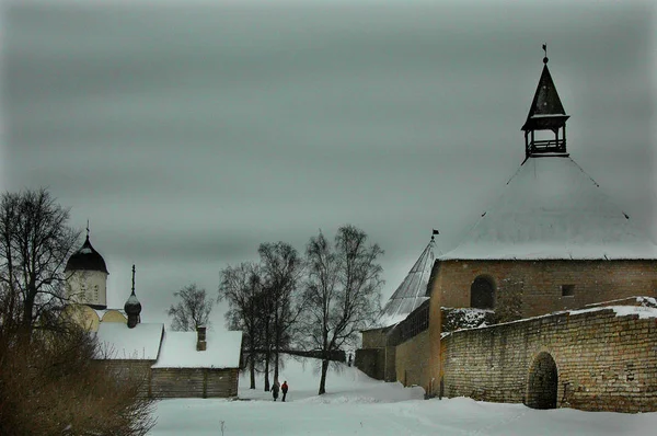 Cielo Cupo Scuro Sopra Antica Fortezza Russa Staraya Ladoga — Foto Stock