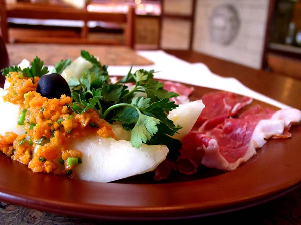 İspanyol jambonu ve olgun kavun