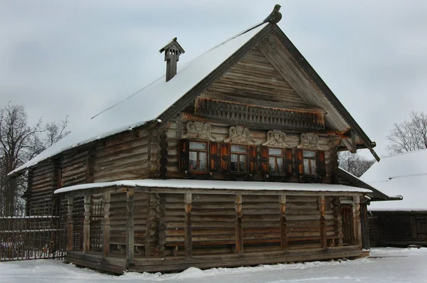 Casa Russa Sólida Arquitetura Tradicional Aldeia Dos Séculos Passados — Fotografia de Stock