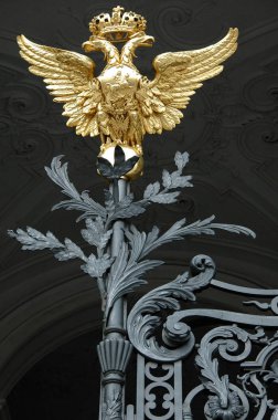 Çift başlı kartal Çarlık Rusya 'nın ana sembolüdür.