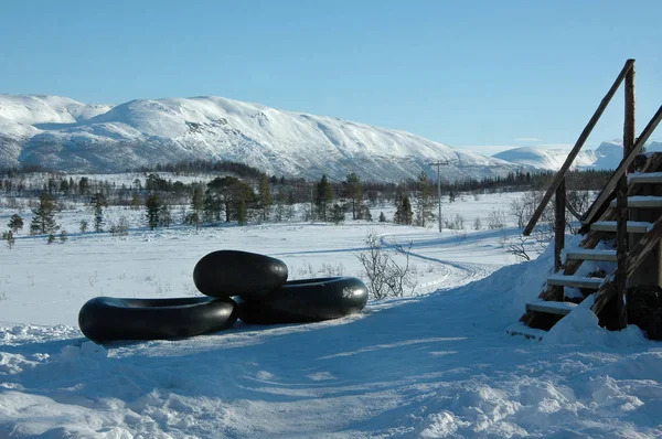 Туристы Норвегии Любят Активный Отдых Свежем Воздухе Числе Катание Лыжах — стоковое фото