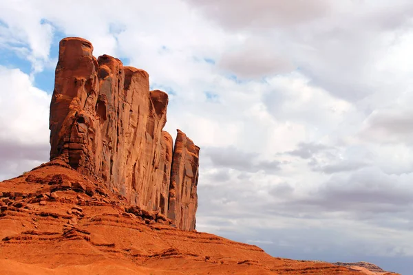 Anıt Vadisi kırmızı kayaları — Stok fotoğraf