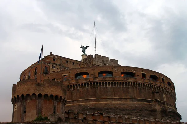 Sant 'Angelo slott under molnen — Stockfoto