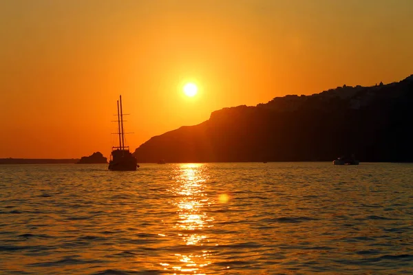 The boat and the sunset — Stock Photo, Image