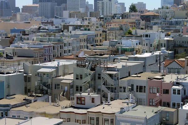 Dramatyczne dachy North Beach w San Francisco — Zdjęcie stockowe