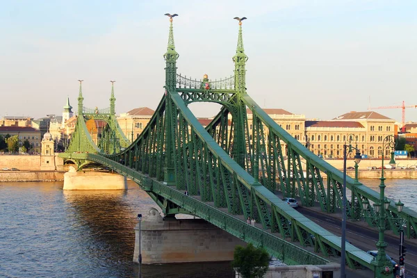 Ponte da Liberdade Verde em Budapeste — Fotografia de Stock