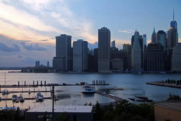 Der Sonnenuntergang Über Downtown Manhattan Von Brooklyn Heights Aus — Stockfoto