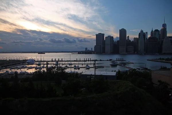 Der Sonnenuntergang Über Downtown Manhattan Und Dem Pier — Stockfoto