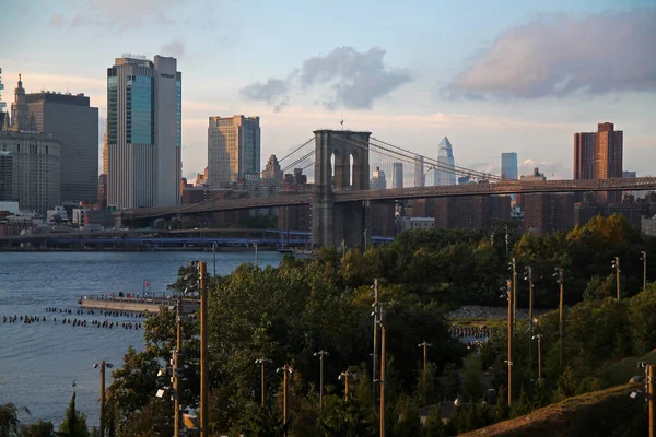 Den Historiska Brooklyn Bridge Från Brooklyn Heights — Stockfoto