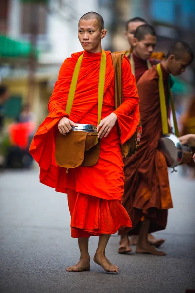 Chiang Khan District Thailand September 2018 Munken Går Allmosa Runda — Stockfoto