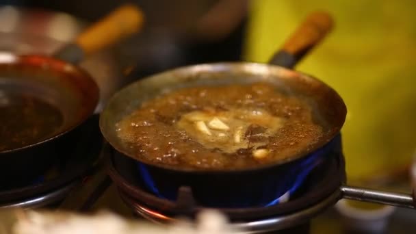 Comida Rua Tailandesa Frutos Mar Casseroled Camarões Com Macarrão Vidro — Vídeo de Stock