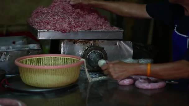 Close Açougueiro Fazendo Salsichas Porcelana Chinatown Tailândia — Vídeo de Stock