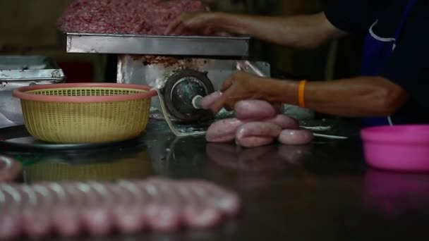 Close Açougueiro Fazendo Salsichas Porcelana Chinatown Tailândia — Vídeo de Stock