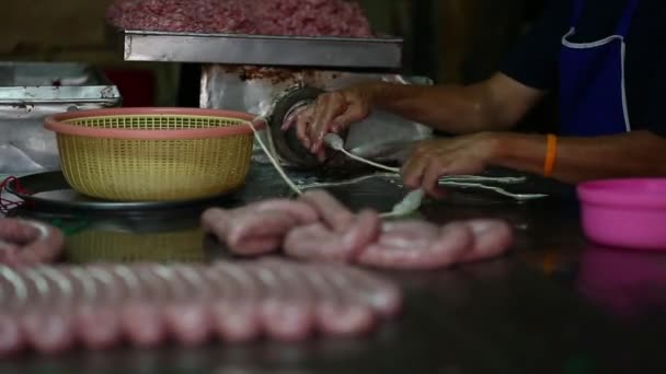 Close Açougueiro Fazendo Salsichas Porcelana Chinatown Tailândia — Vídeo de Stock